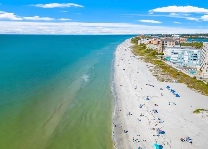 Apartment Blue Water Beachside 2